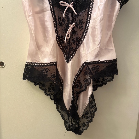 Victoria's Secret Gold Label Bodysuit - Picture 4 of 7